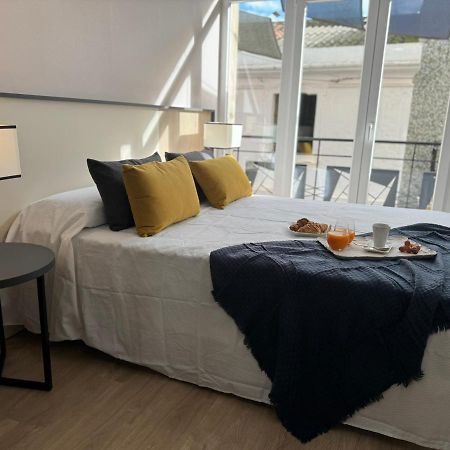 Apartamentos San Juan Suites Бадахос Экстерьер фото
