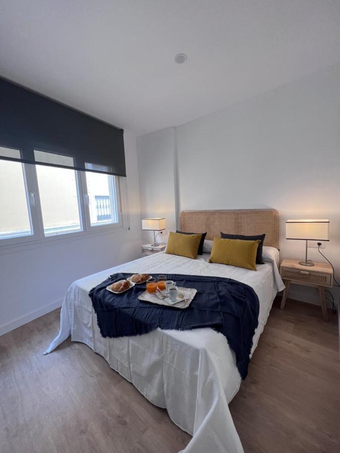 Apartamentos San Juan Suites Бадахос Экстерьер фото
